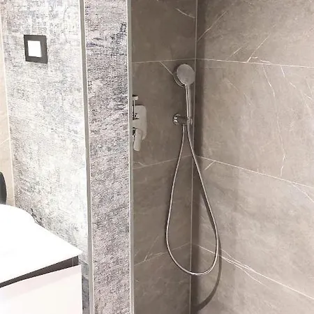 30072 - Goran דירה קריקווניצה